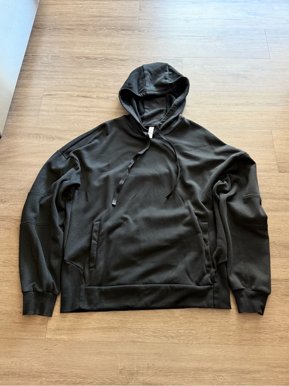 Alo Hooded Sweatshirt - Black, Medium